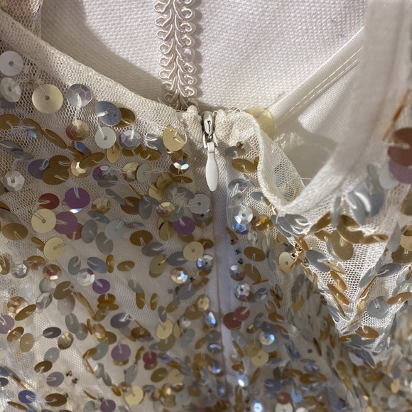 JS Collections Sequin Gown - Picture 4 of 10